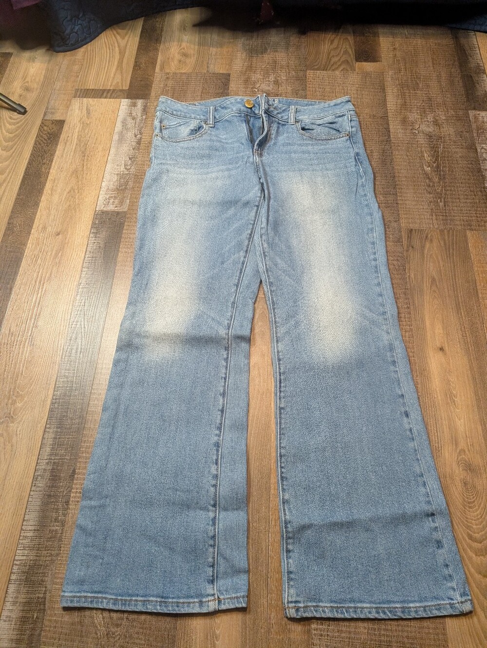American Eagle Favorite Boyfriend Size 12 Stretch Women's Flared Jeans